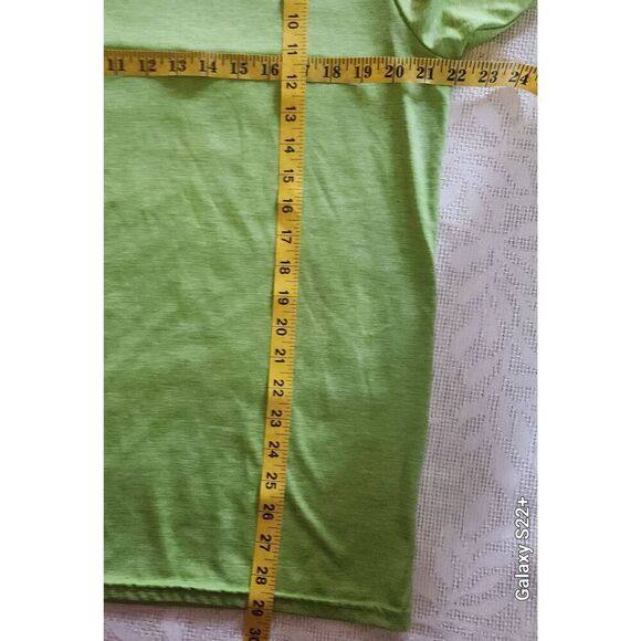 A15 Under Armour lime green athletic top, plus size - Picture 6 of 7